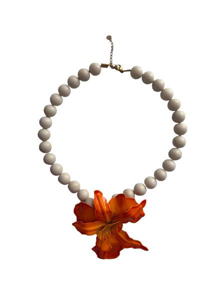 Collar Lily